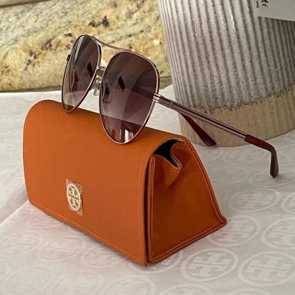 New tory Burch sunglasses 😍 rosegold - Picture 6 of 7